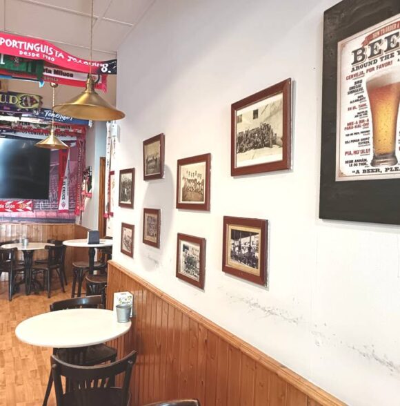 Café Cervecería El Ñeru en Posada de Llanera