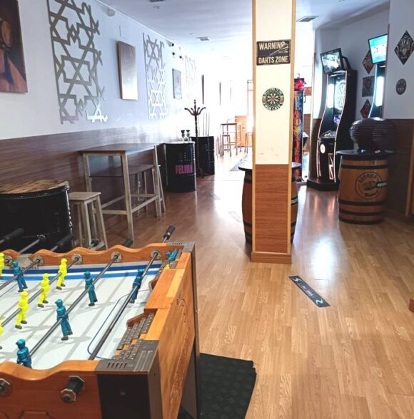 Café Cervecería El Ñeru en Posada de Llanera
