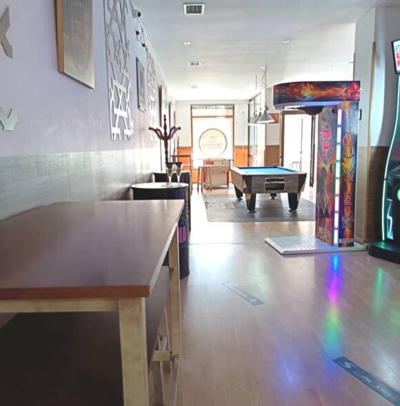 Café Cervecería El Ñeru en Posada de Llanera