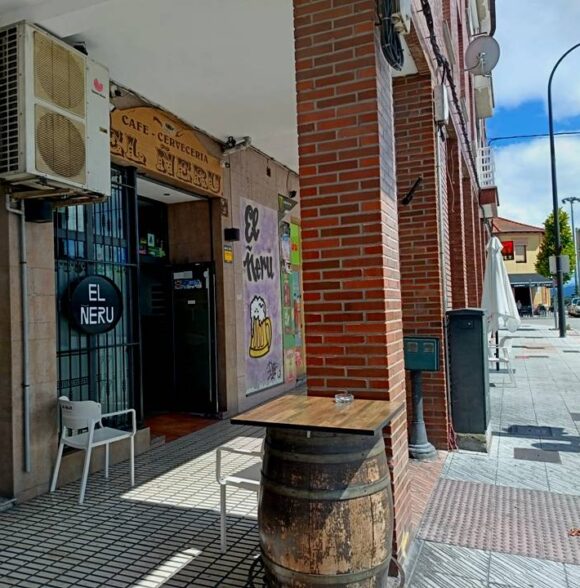 Café Cervecería El Ñeru en Posada de Llanera