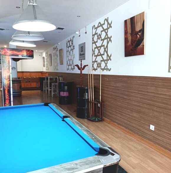 Café Cervecería El Ñeru en Posada de Llanera