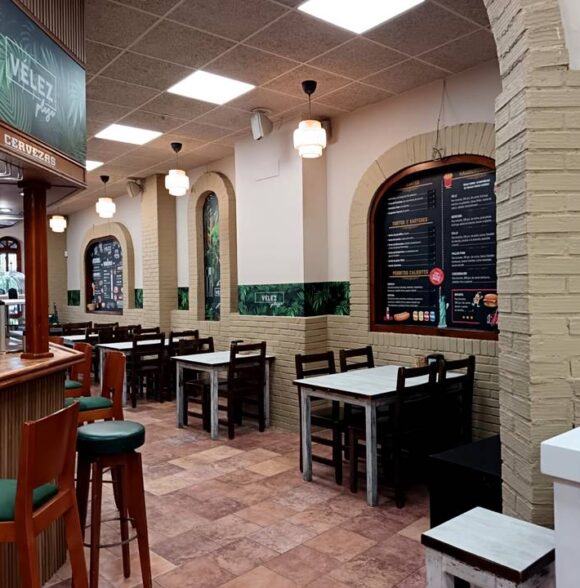 Vélez Plaza en Lugones